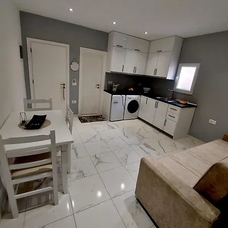 Beni 's Apartment Sarande